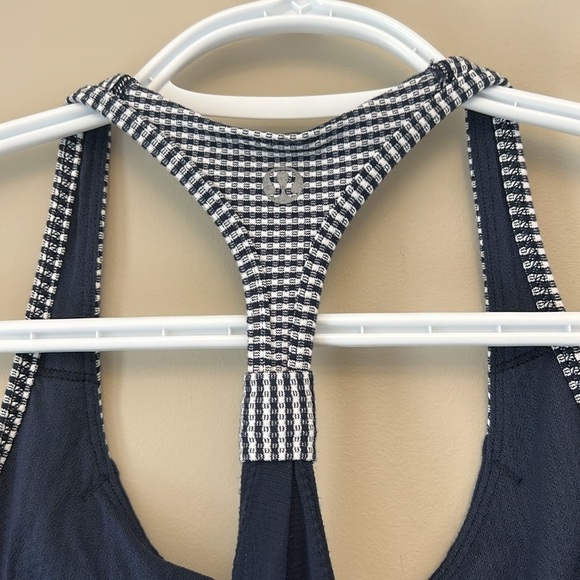 Lululemon Practice Freely Tank Size 4 in Inkwell - Picture 6 of 14
